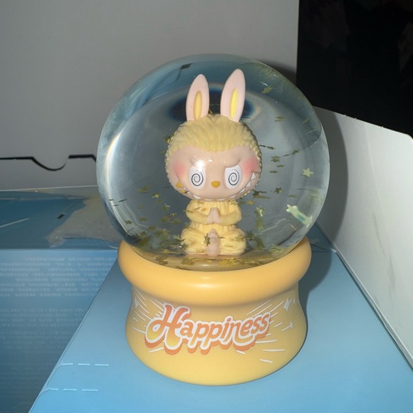 Pop Mart Labubu Big Into Energy BIE Snow Globe - Happiness - Picture 2 of 2